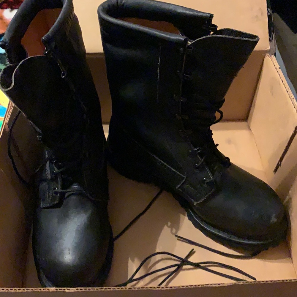 Combat boots
